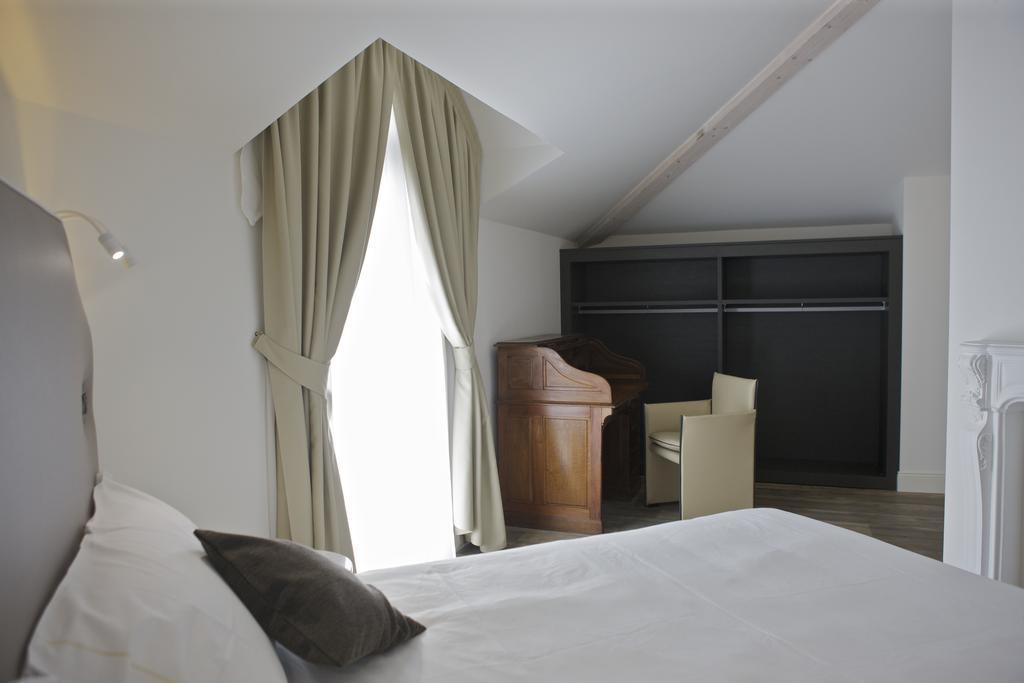 Hotel Al Campanile - Luxury Suites & Apartments Baveno Exterior foto